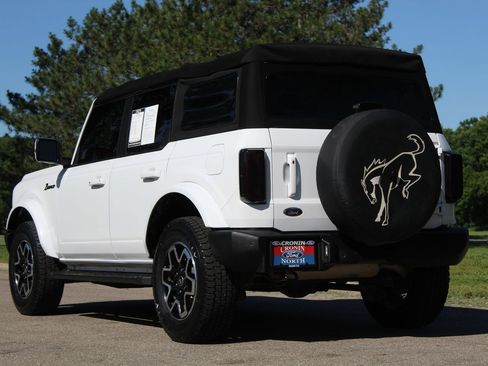 Used 2022 Ford Bronco Outer Banks AWD/4WD image 6