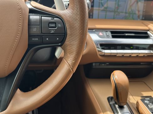 Used 2020 Lexus LC 500 Coupe w/ Touring Package RWD image 21