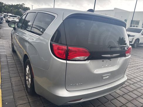 Used 2024 Chrysler Voyager LX image 9