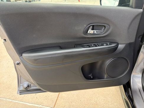 Used 2022 Honda HR-V Sport image 12