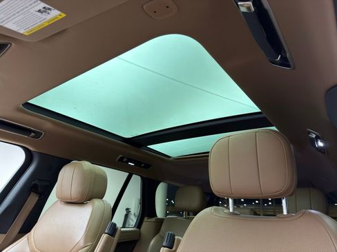 Used 2023 Land Rover Range Rover SE image 11