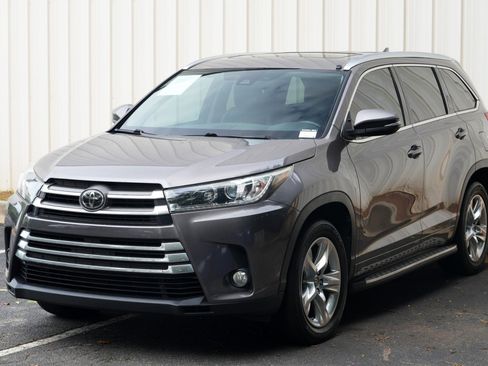 Used 2017 Toyota Highlander Limited FWD image 47