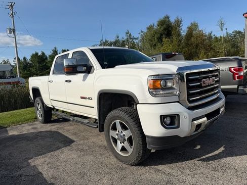 Used 2016 GMC Sierra 2500 SLT w/ All-Terrain HD Package AWD/4WD image 3