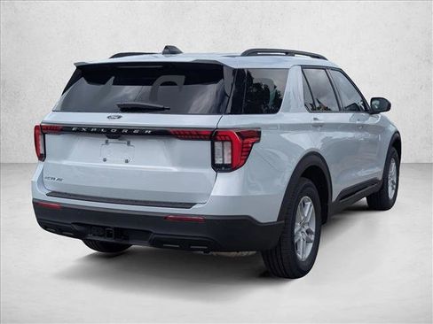 New 2026 Ford Explorer Active RWD image 2