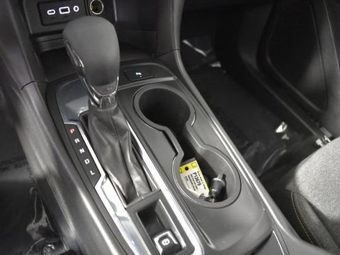 Used 2023 Chevrolet Equinox LT image 24