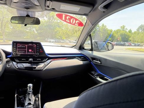 Used 2021 Toyota C-HR XLE FWD image 36