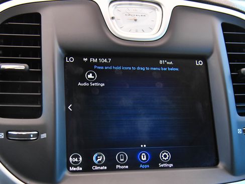 Used 2022 Chrysler 300 Touring w/ Sport Appearance Package image 21