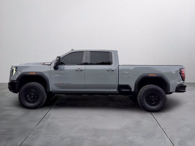 Used 2024 GMC Sierra 2500 AT4X AWD/4WD image 2
