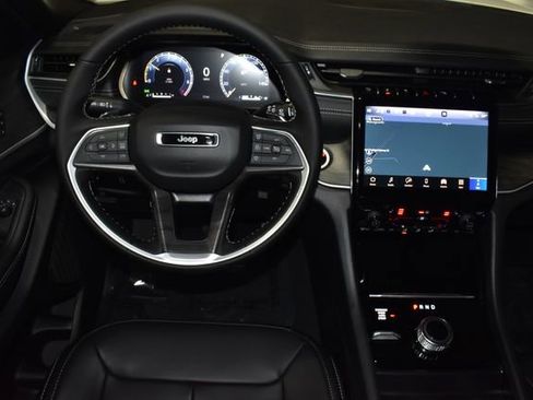 New 2025 Jeep Grand Cherokee Limited w/ Trailer Tow Package image 13