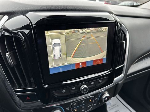 Used 2019 Chevrolet Traverse RS image 17