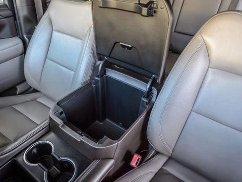 Used 2021 Chevrolet Suburban LT image 32