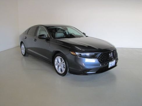 Certified 2025 Honda Accord LX image 3