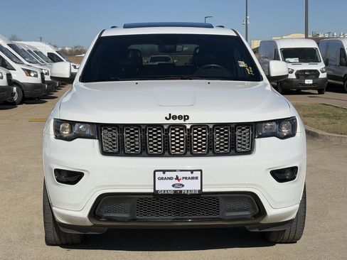 Used 2019 Jeep Grand Cherokee Altitude image 9