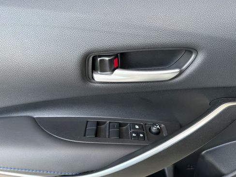 Used 2022 Toyota Corolla SE w/ SE Premium Package FWD image 12