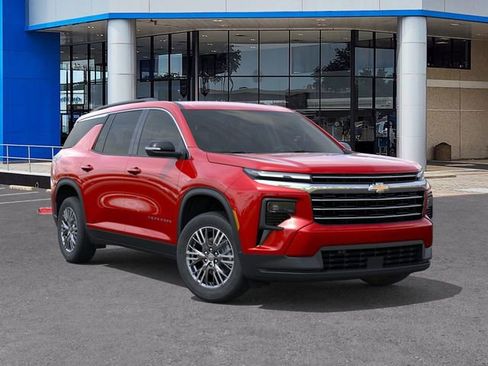 New 2026 Chevrolet Traverse LT w/ Driver Confidence Package FWD image 7