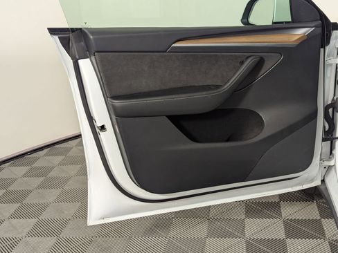 Used 2023 Tesla Model Y Long Range image 45