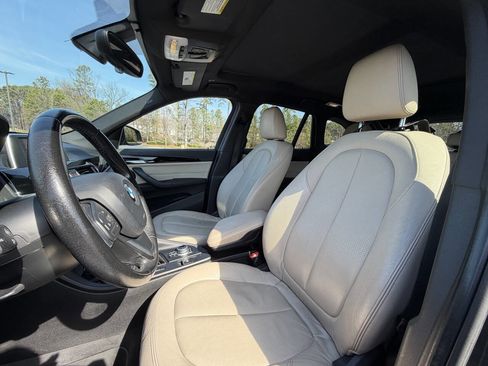 Used 2017 BMW X1 sDrive28i w/ Premium Package image 22