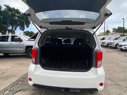 Used 2015 Scion xB FWD image 3