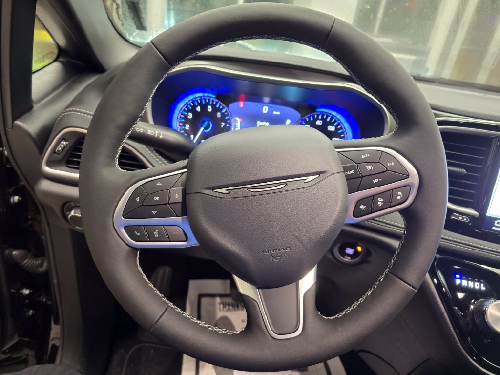 New 2027 Chrysler Pacifica Select FWD image 16