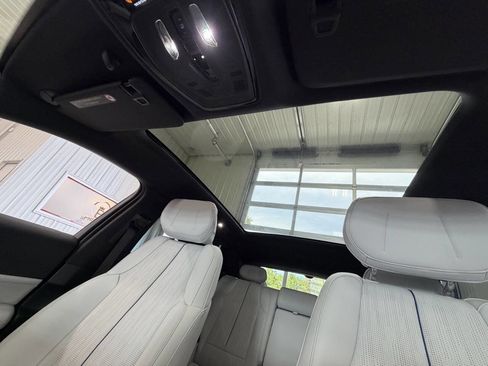 Used 2024 Cadillac Lyriq Luxury AWD/4WD image 21