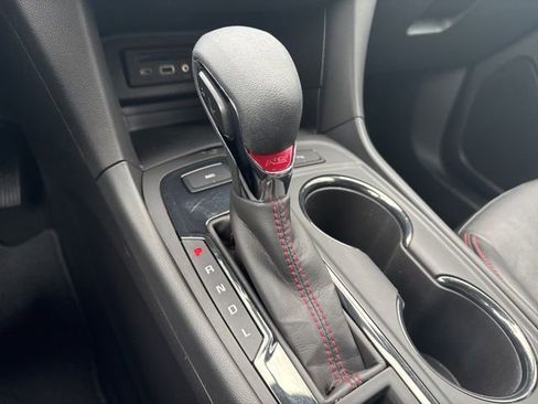 Used 2023 Chevrolet Equinox RS w/ RS Leather Package AWD/4WD image 17