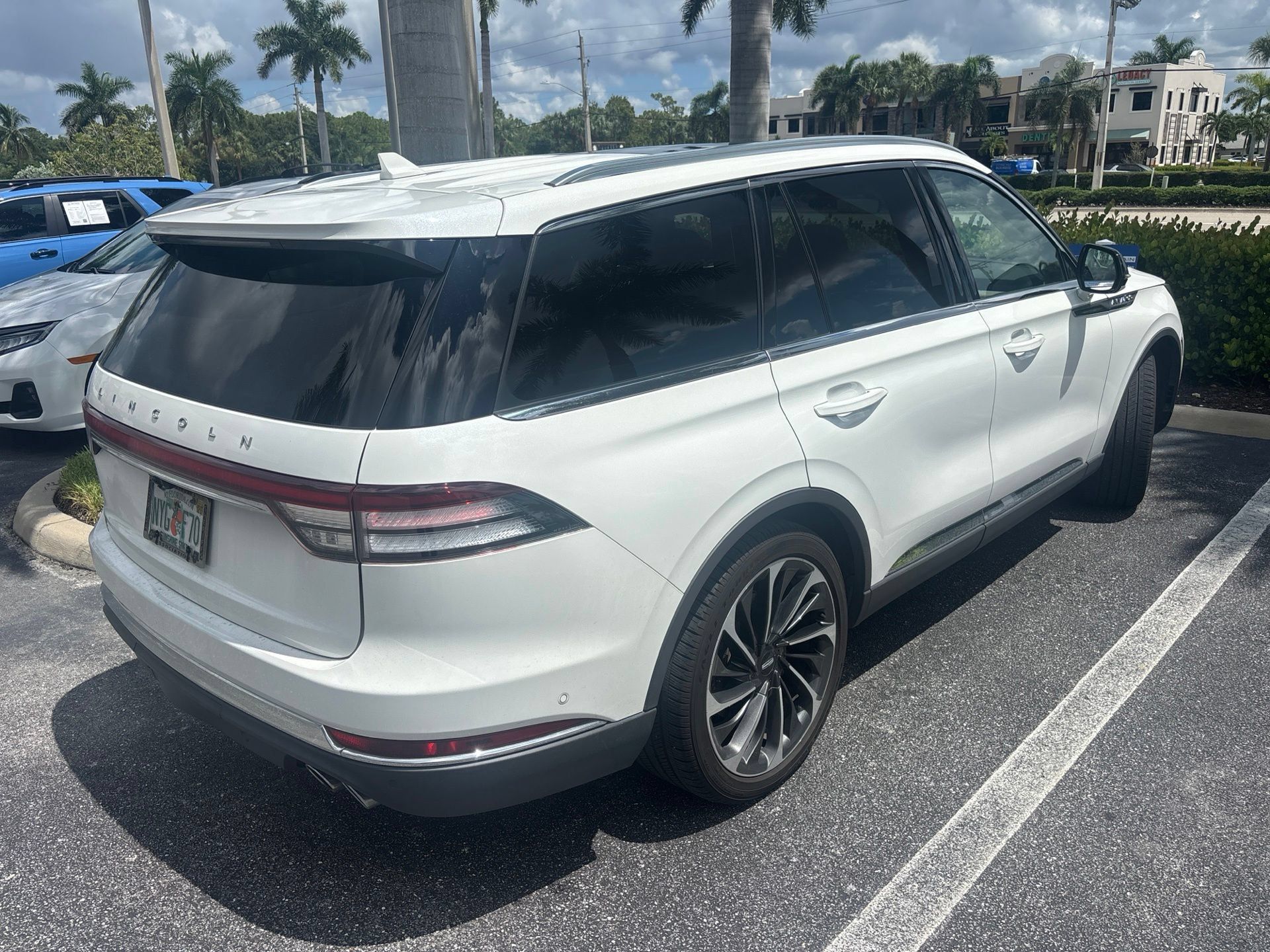Used 2022 Lincoln Aviator Reserve w/ Equipment Group 201A RWD image 7