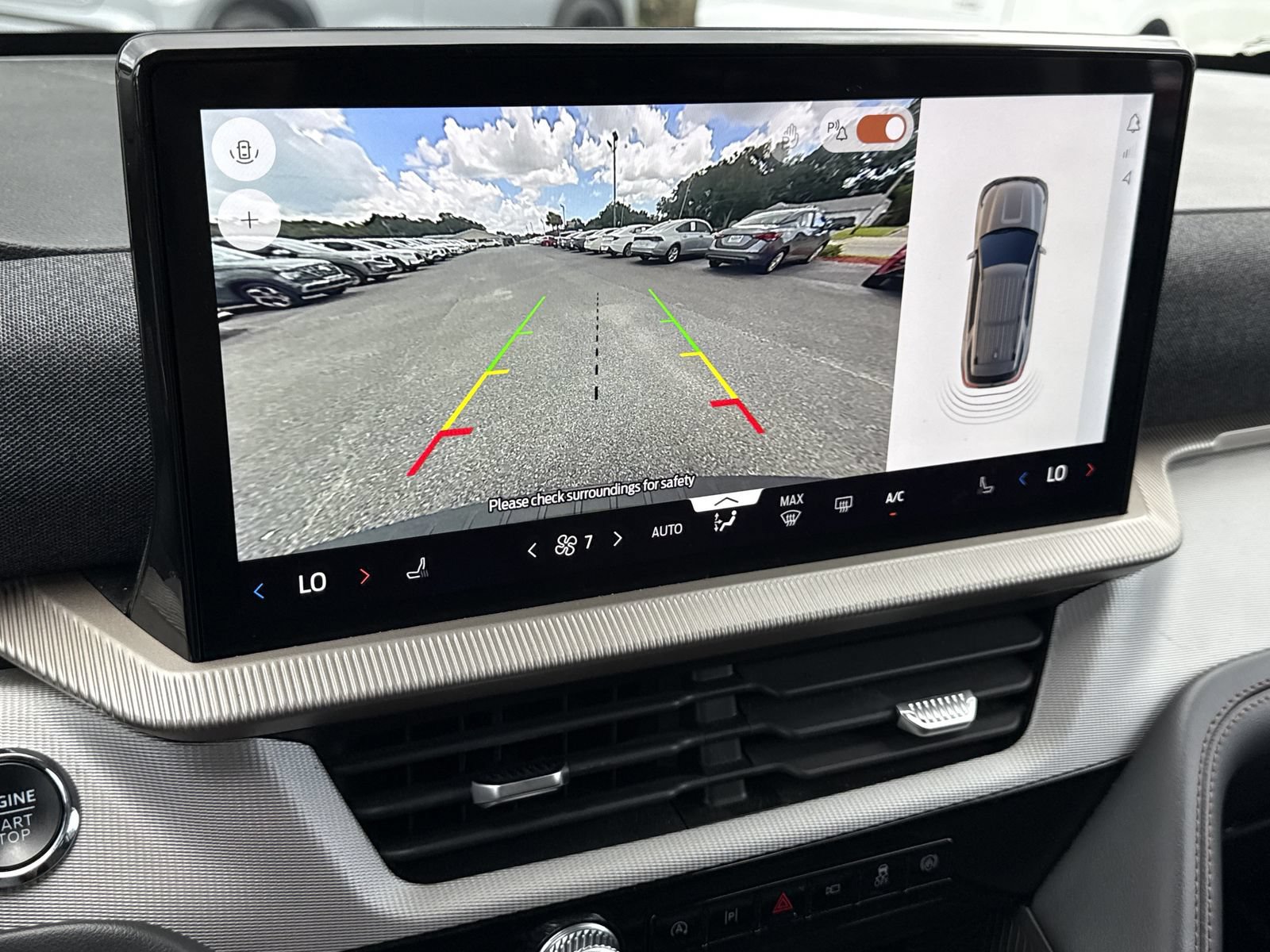 Used 2025 Ford Explorer Active RWD image 24