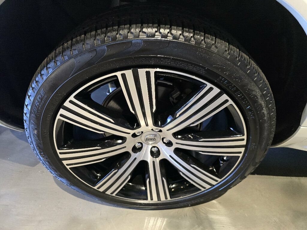 Used 2024 Volvo XC90 T8 Plus w/ Protection Package Premier AWD/4WD image 36