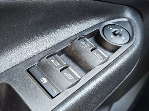Used 2017 Ford Escape SE w/ Equipment Group 201A FWD image 23