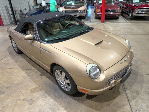 Used 2005 Ford Thunderbird RWD image 28