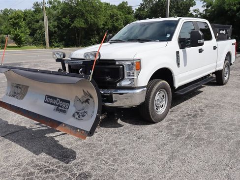 Used 2022 Ford F250 XL w/ Power Equipment Group AWD/4WD image 3