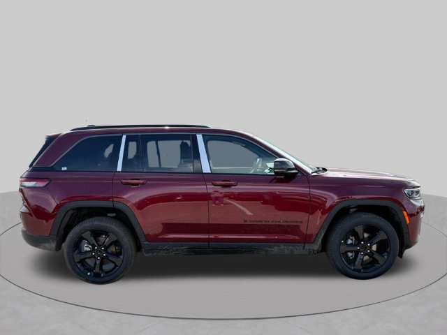 New 2026 Jeep Grand Cherokee Limited w/ Limited Altitude Package AWD/4WD image 2