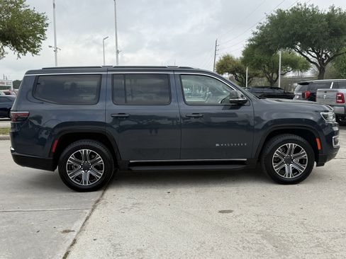 Used 2024 Jeep Wagoneer Series II image 3