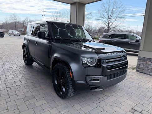 Used 2023 Land Rover Defender 110 V8 image 49