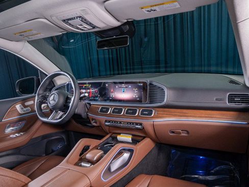 New 2026 Mercedes-Benz GLS 450 4MATIC image 4