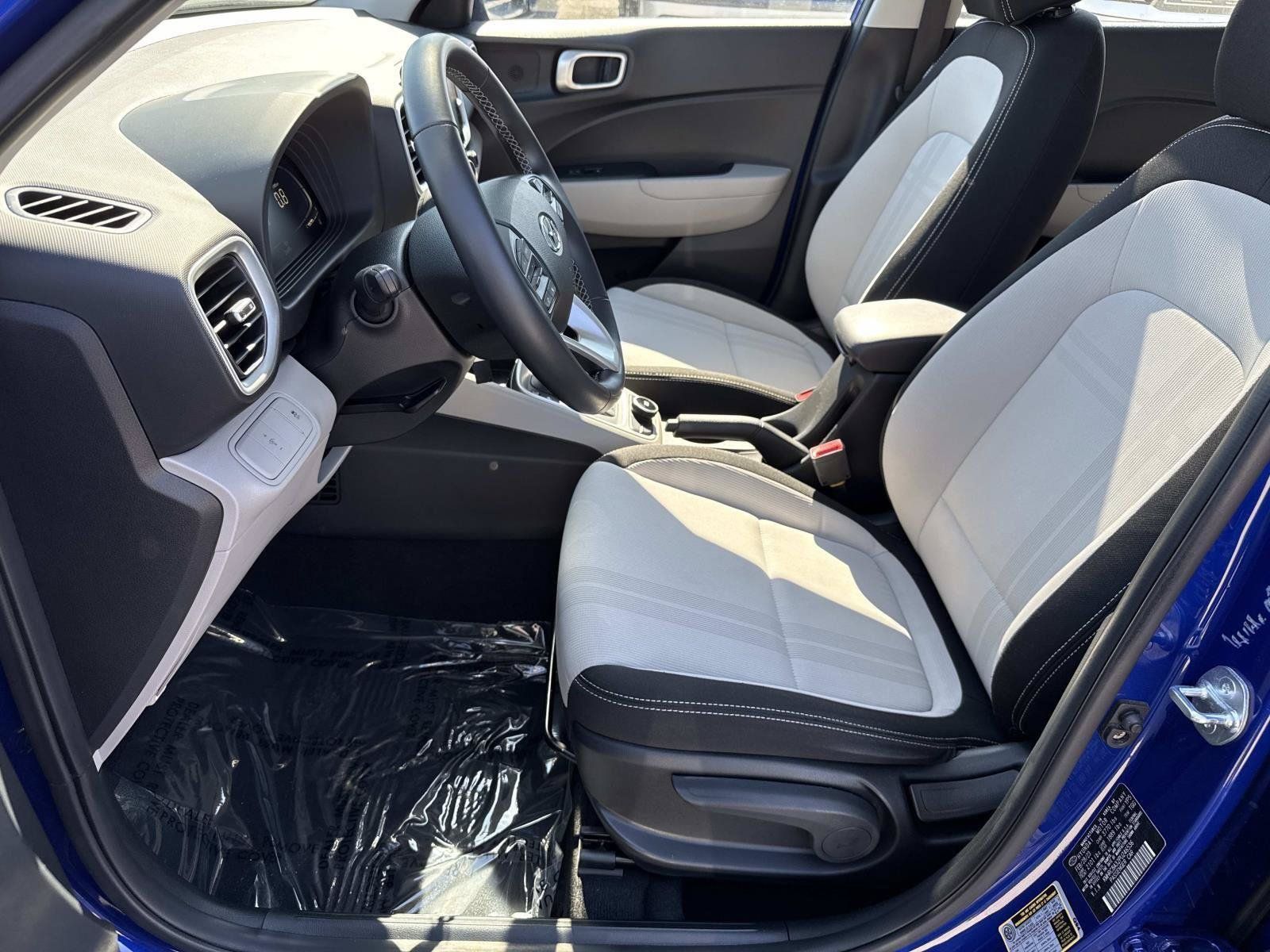 Used 2023 Hyundai Venue SEL w/ Cargo Package FWD image 24
