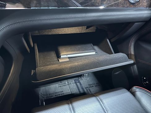 Used 2021 Bentley Bentayga image 20