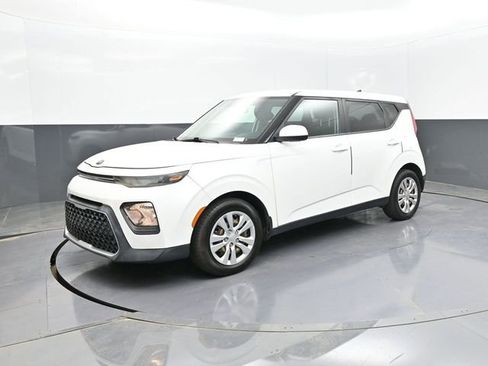 Used 2020 Kia Soul LX image 1