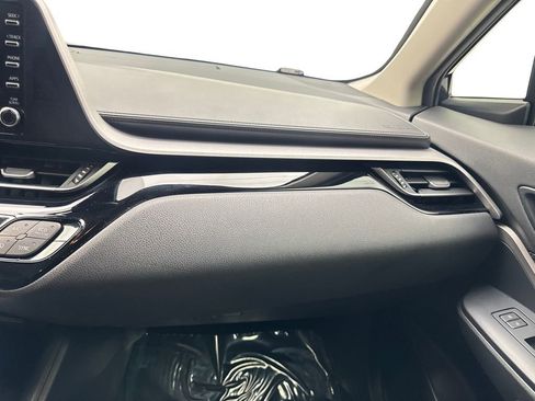 Used 2021 Toyota C-HR LE FWD image 58