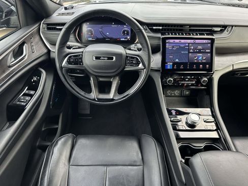 Used 2022 Jeep Grand Cherokee Overland w/ Adv Protech Group III image 8