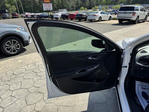 Used 2024 Chevrolet Malibu RS w/ LPO, Floor Liner Package FWD image 5