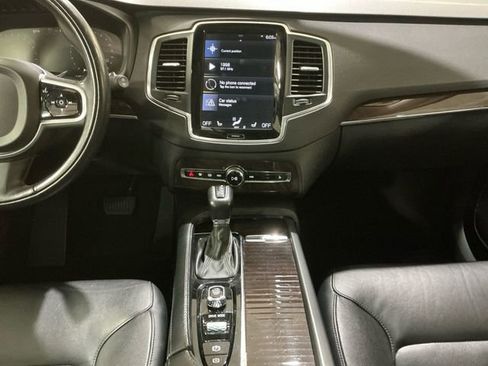 Used 2019 Volvo XC90 T5 Momentum w/ Multimedia Package image 12