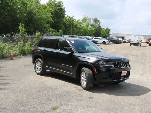 New 2026 Jeep Grand Cherokee Laredo X AWD/4WD image 7