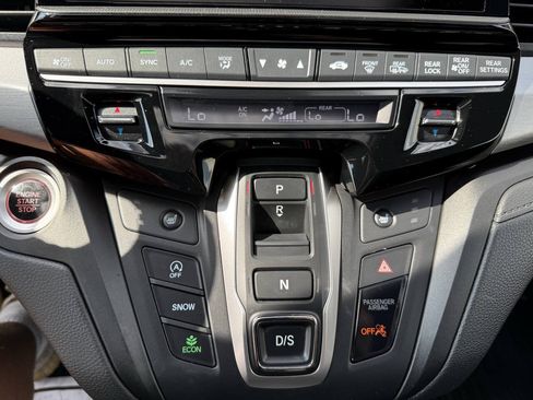 Used 2025 Honda Odyssey Sport-L image 40
