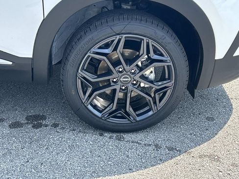 New 2026 Nissan Kicks SR w/ SR Premium Package FWD image 9