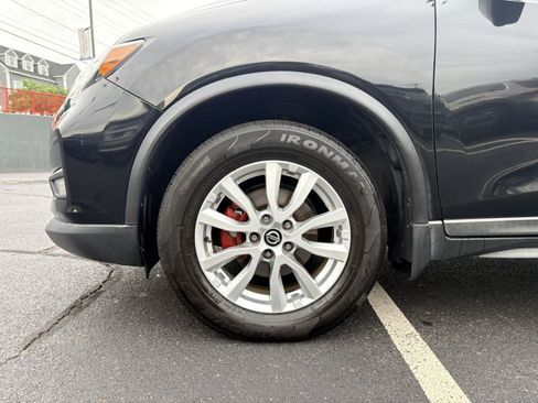 Used 2018 Nissan Rogue SV w/ Premium Package AWD/4WD image 9
