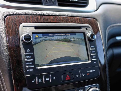 Used 2017 Chevrolet Traverse Premier FWD image 17
