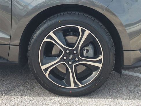 Certified 2019 Ford Edge ST w/ Convenience Package image 11