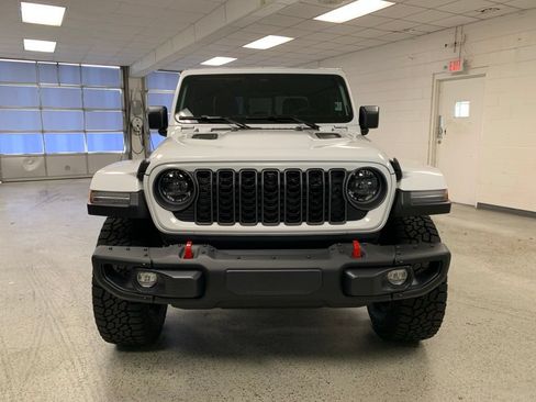 Used 2026 Jeep Gladiator Rubicon AWD/4WD image 4