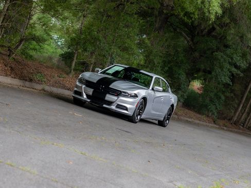 Used 2021 Dodge Charger SXT w/ Leather Interior Group RWD image 46